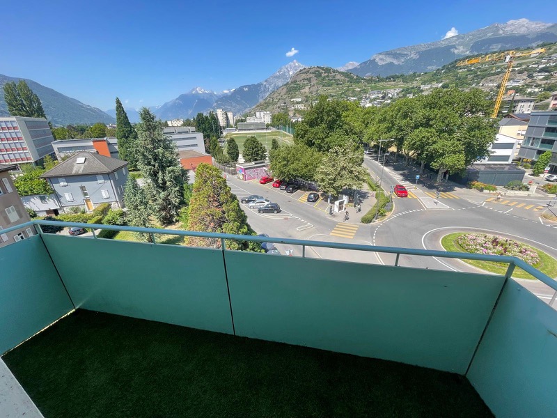 Le balcon — vue sur les Alpes